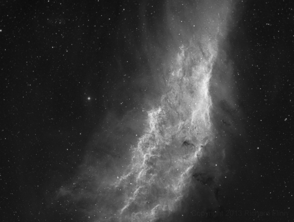 NGC 1499 (LBN 756, туманность Калифорния) – эмиссионная туманность в созвездии Персей