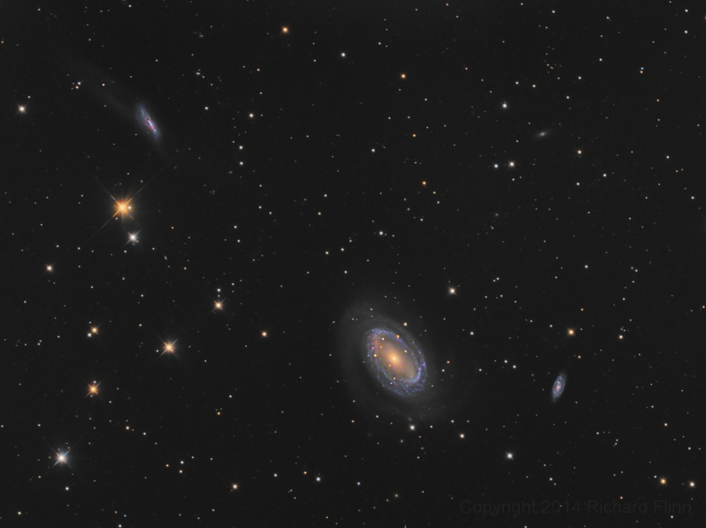 NGC 4725 – галактика в созвездии Волосы Вероники