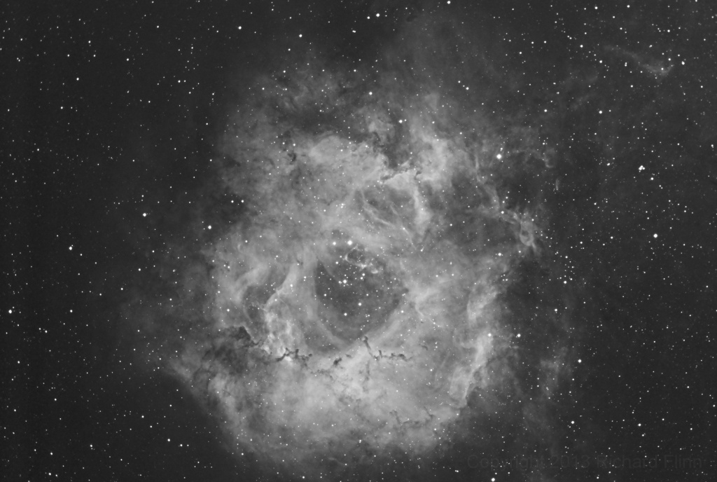 Туманность Розетка, снятая с фильтром H-alpha. Туманность Розетка (NGC 2237) – гигантская эмиссионная туманность, расположенная вблизи одного из больших молекулярных облаков в созвездии Единорог галактики Млечный путь